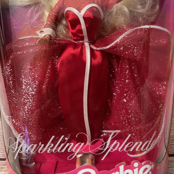 Sparkling Splendor Barbie 1993 - Picture 3 of 9